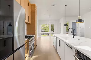 100 W Odell St, Austin, TX 78752 - Photo 16