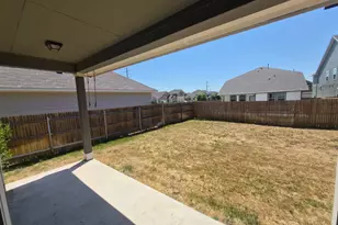 116 Lyrebird Ln, Hutto, TX 78634 - Photo 18