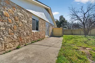 8400 Seminary Ridge Dr, Austin, TX 78745 - Photo 26