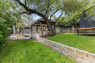 3107 Mistyglen Cir, Austin, TX 78746 - Photo 26