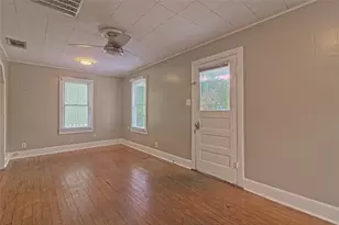 206 E 6th St, Georgetown, TX 78626 - Photo 8