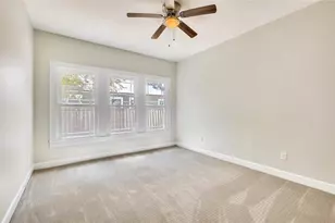 906 E 38 1/2 St, Austin, TX 78751 - Photo 18