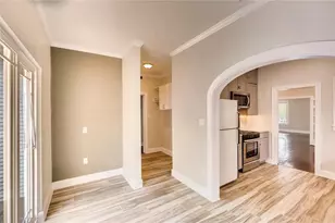 906 E 38 1/2 St, Austin, TX 78751 - Photo 14