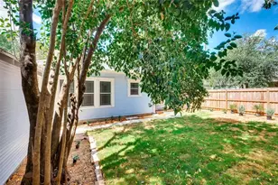 906 E 38 1/2 St, Austin, TX 78751 - Photo 26