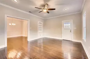 906 E 38 1/2 St, Austin, TX 78751 - Photo 8