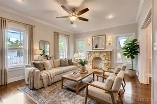 906 E 38 1/2 St, Austin, TX 78751 - Photo 2