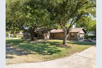 115 Wuensche, Thorndale, TX 76577 - Photo 2
