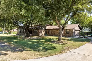 115 Wuensche, Thorndale, TX 76577 - Photo 2