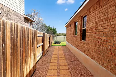 1041 Naranjo Drive, Georgetown, TX 78628 - Photo 32