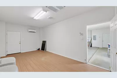 15620 Harry Lind Road, Elgin, TX 78621 - Photo 34