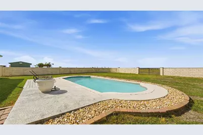 15620 Harry Lind Road, Elgin, TX 78621 - Photo 38