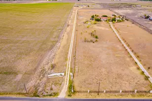 15620 Harry Lind Rd, Elgin, TX 78621 - Photo 4