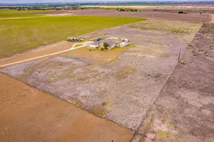 15620 Harry Lind Rd, Elgin, TX 78621 - Photo 2