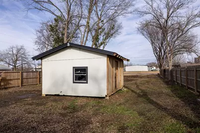 529 Giddings Street, Lexington, TX 78947 - Photo 18