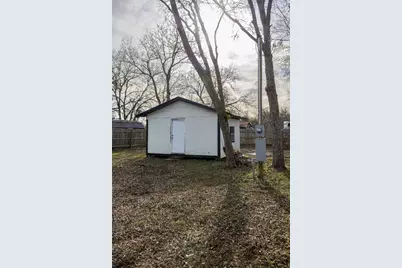 529 Giddings Street, Lexington, TX 78947 - Photo 14