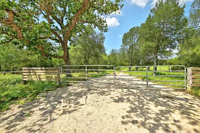 544 Coastal Lane, Luling, TX 78648 - Photo 1