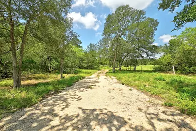 544 Coastal Lane, Luling, TX 78648 - Photo 2