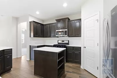 7800 Vista Mejor Drive, Austin, TX 78744 - Photo 4