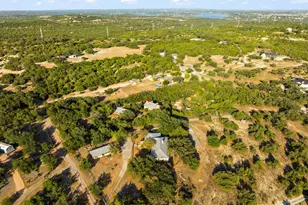 3204 Tabletop Mountain Dr, Spicewood, TX 78669 - Photo 6