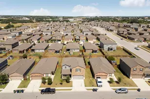 212 Star Spangled Dr, Liberty Hill, TX 78642 - Photo 36