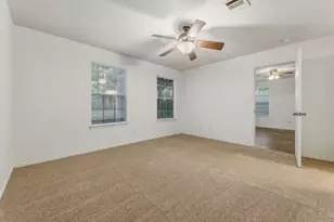 2405 E 9th St, Austin, TX 78702 - Photo 8