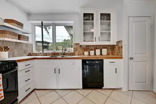 5700 Avenue G, Austin, TX 78752 - Photo 8