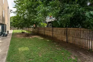 1601 E Cesar Chavez St, Austin, TX 78702 - Photo 28