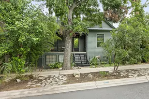 1007 E 8th St, Austin, TX 78702 - Photo 4