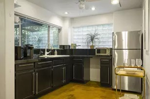 1007 E 8th St, Austin, TX 78702 - Photo 24