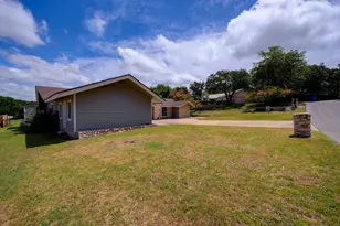 18 Country Ln, Wimberley, TX 78676 - Photo 4