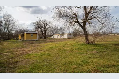 915 San Gabriel Street, Rockdale, TX 76567 - Photo 12