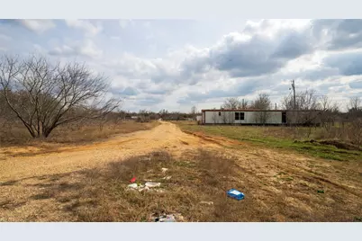 915 San Gabriel Street, Rockdale, TX 76567 - Photo 16