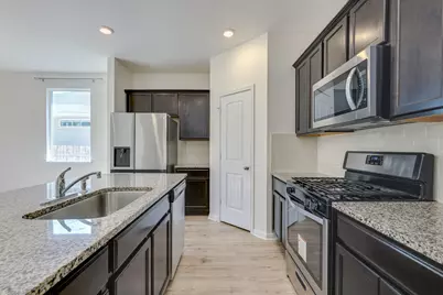 323 Arrowhead Vine Street, Leander, TX 78641 - Photo 4