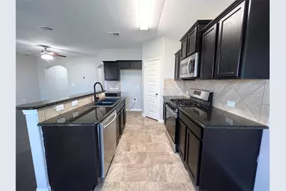 802 Mitchell Drive, Hutto, TX 78634 - Photo 8