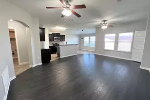 802 Mitchell Dr, Hutto, TX 78634 - Photo 4