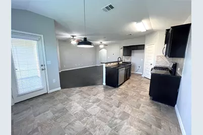 802 Mitchell Drive, Hutto, TX 78634 - Photo 10