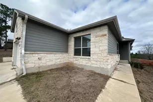 200 Mauna Kea Ln, Bastrop, TX 78602 - Photo 2