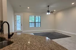 206 Fairway Cir, Point Venture, TX 78645 - Photo 6