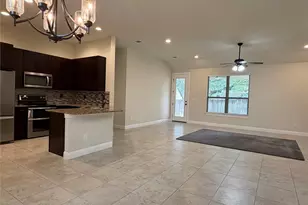 206 Fairway Cir, Point Venture, TX 78645 - Photo 4