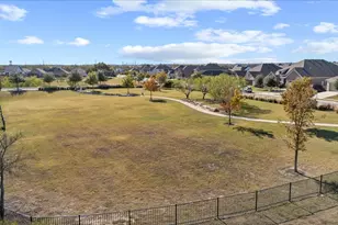 908 Knowles Dr, Hutto, TX 78634 - Photo 38