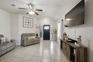 1617 Sunflower St, Lockhart, TX 78644 - Photo 8
