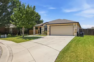 1617 Sunflower St, Lockhart, TX 78644 - Photo 2