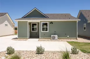 802 S Creek St, Fredericksburg, TX 78624 - Photo 18