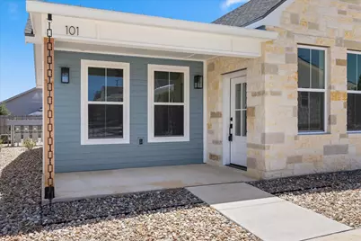 802 S Creek Street #101, Fredericksburg, TX 78624 - Photo 2