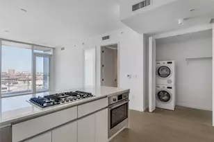313 W 17th St, Austin, TX 78701 - Photo 8