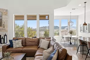 405 Baldovino Skyway, Lakeway, TX 78738 - Photo 2