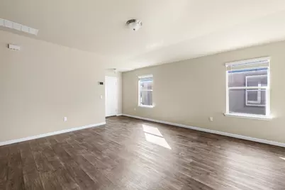 910 Comal Run, Hutto, TX 78634 - Photo 8