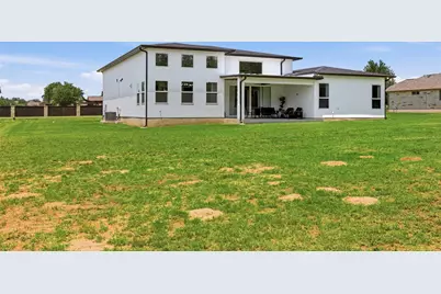 307 Chisholm Trail, Bastrop, TX 78602 - Photo 32