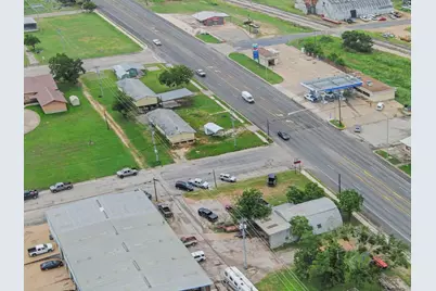 759 W Austin Street, Giddings, TX 78942 - Photo 28
