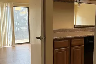 806 W 24th St, Austin, TX 78705 - Photo 8